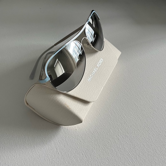 Michael Kors aviator Sunglasses MK 1012 (Vivianna) - Picture 3 of 4